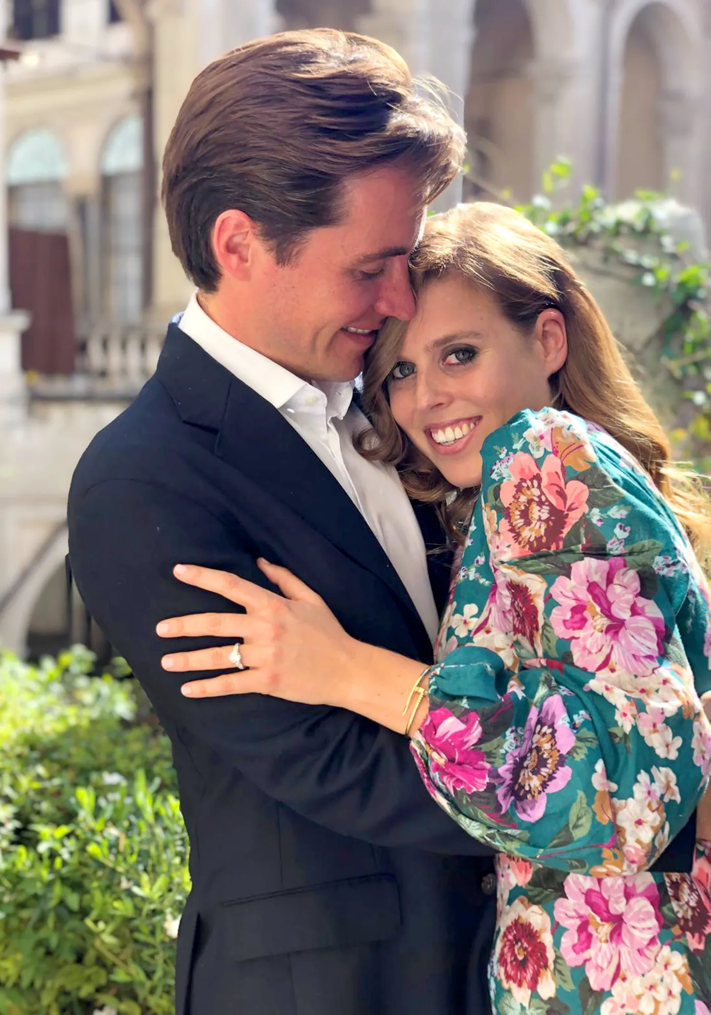 PrintsessBeatrice ja Edoardo Mapelli Mozzi septembris 2019 tehtud kihlusfotol