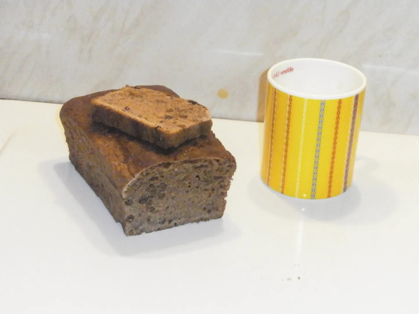 Kadakamarjadega rukkileib