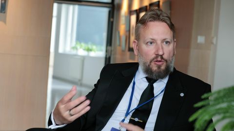 Riigikogulane ja Tesla fänn Mario Kadastik: mul oleks ka kahekordse õpetajapalgaga keeruline