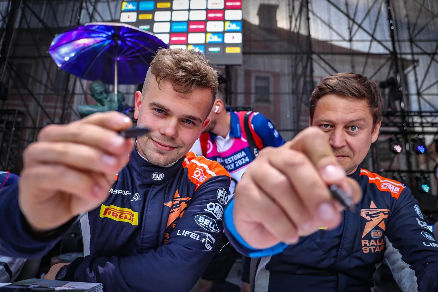 Romet Jürgenson (vasakul) ja Siim Oja valmistuvad viimaseks Junior WRC katsumuseks Kreekas väga tõsiselt.