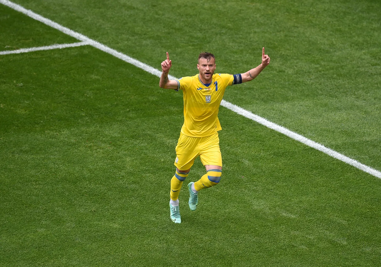 Andrii Jarmolenko.