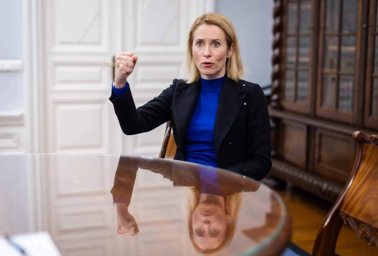 Peaminster Kaja Kallas annab Stenbocki majas Postimehele intervjuu.
