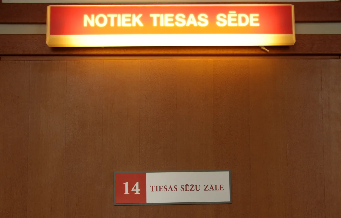 Notiek tiesas sēde; ilustratīvs attēls.
