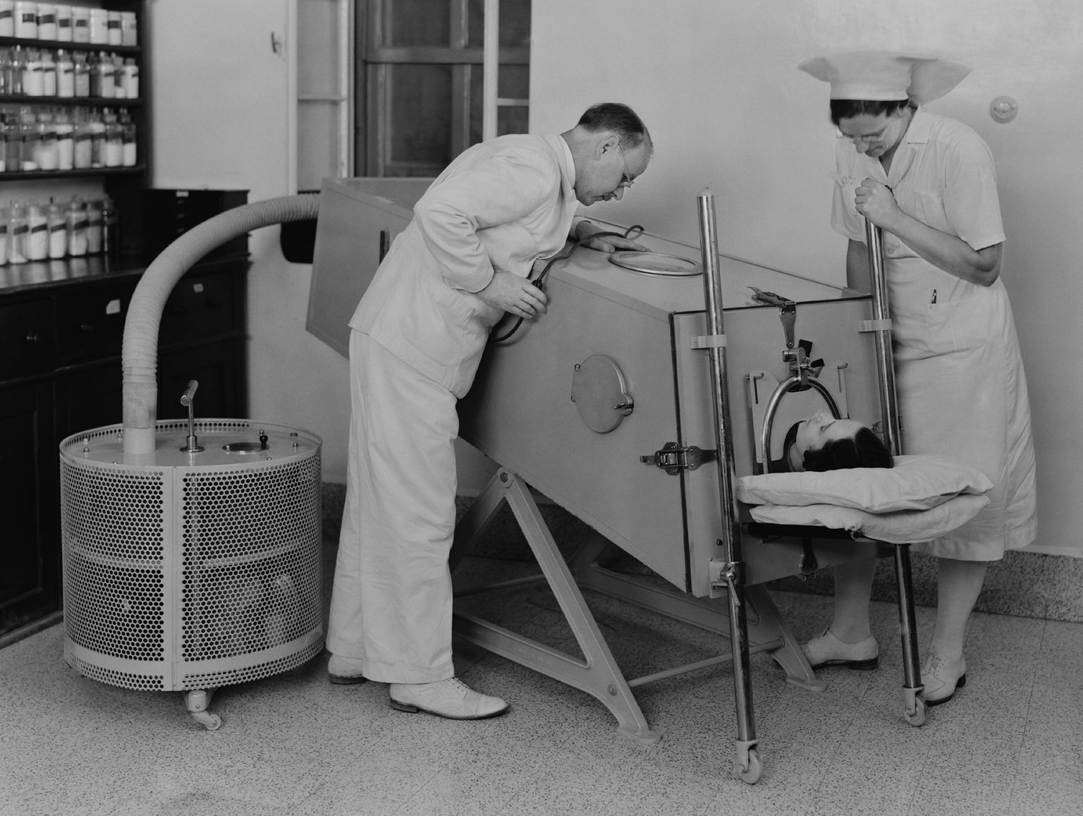 Polioga lastel aitas kunagi hingata niiöelda raudse kopsu nime kandev rõhukamber.