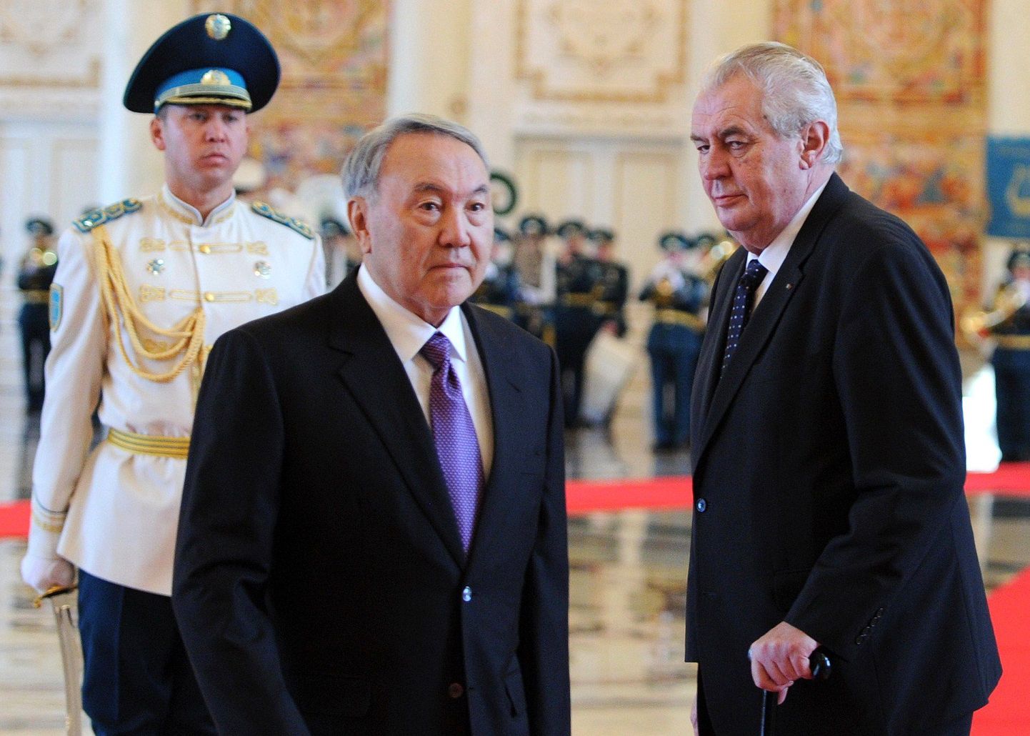 Kasahstani president Nursultan Nazarbajev koos Tšehhi riigipea Miloš  Zeman (paremal) täna Astanas.