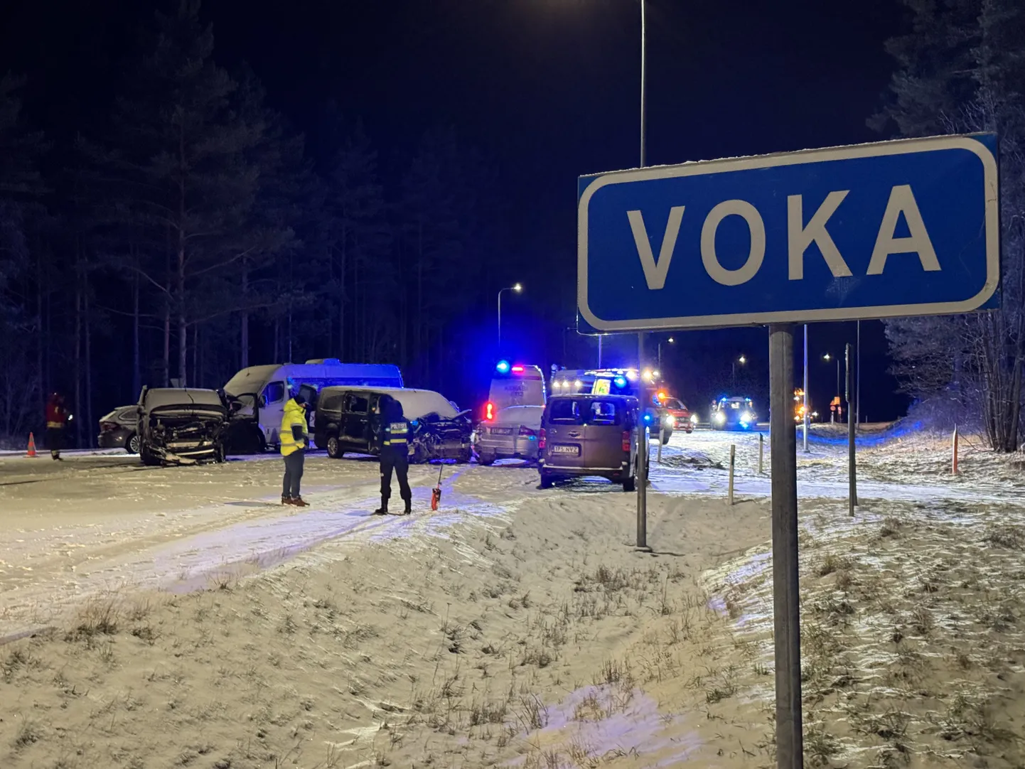 Ida-Virumaal juhtunud ahelavariis põrkas kokku kuus sõidukit.