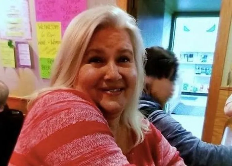 Lois Riess