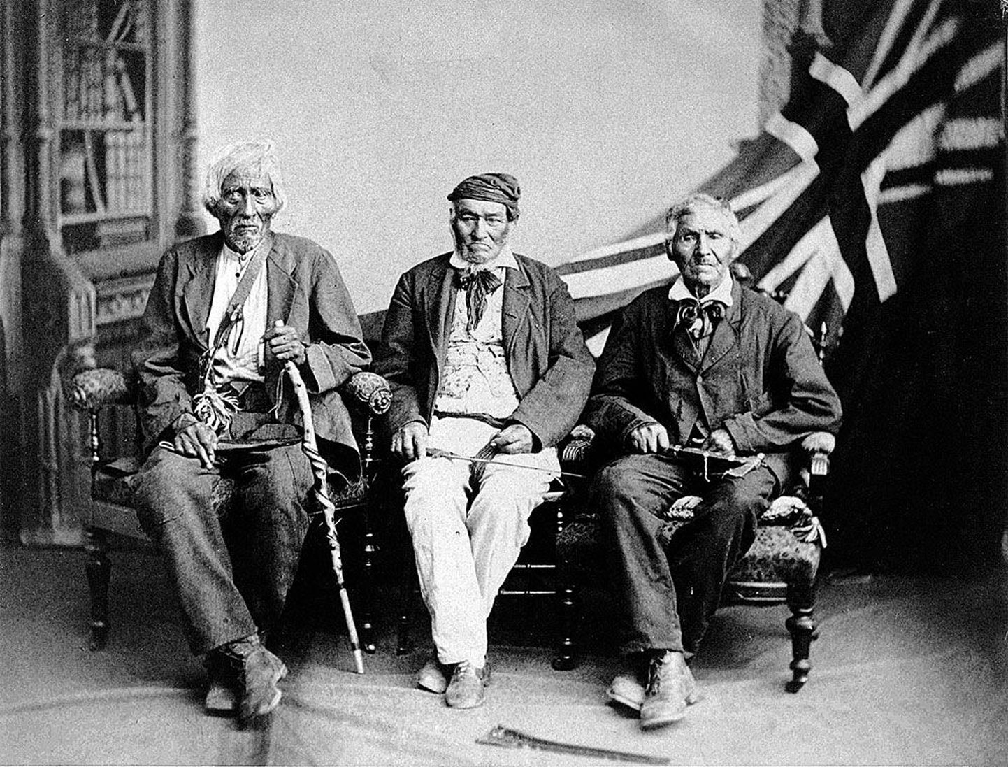Ameerika Ühendriikide ja Ühendkuningriigi vahel peetud 1812. aasta sõja viimased elusolevad irokeesi päritolu veteranid sõja 70. aastapäeval.