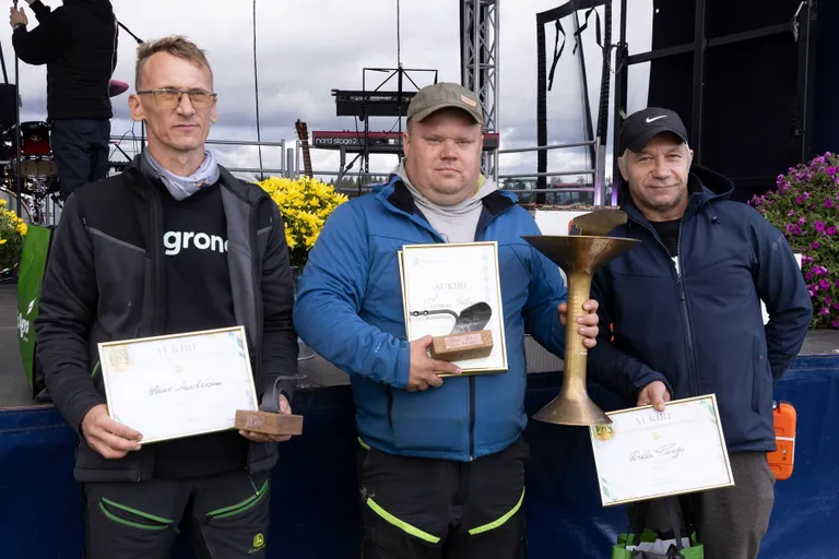 Kõrrepõldu kündnud pöördatrade vabaklassi parim oli Toomas Silm (Vändra AS), teise koha saavutas Heino Madisson (Vändra AS) ja kolmanda Erki Punga (Põlva Agro).