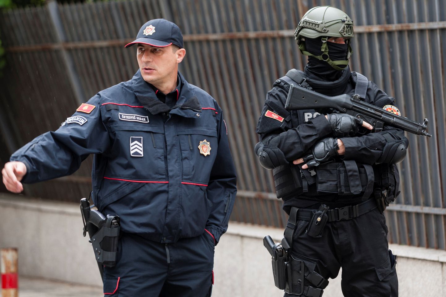 Полиция у здания суда в Подгорице.