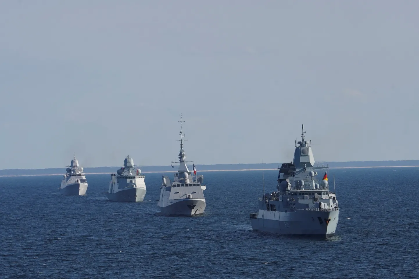 Военный конвой НАТО в Балтийском море