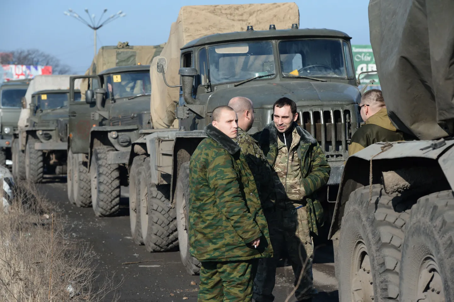 Nn separatistid viimas rasketehnikat minema Donetski ümbrusest.