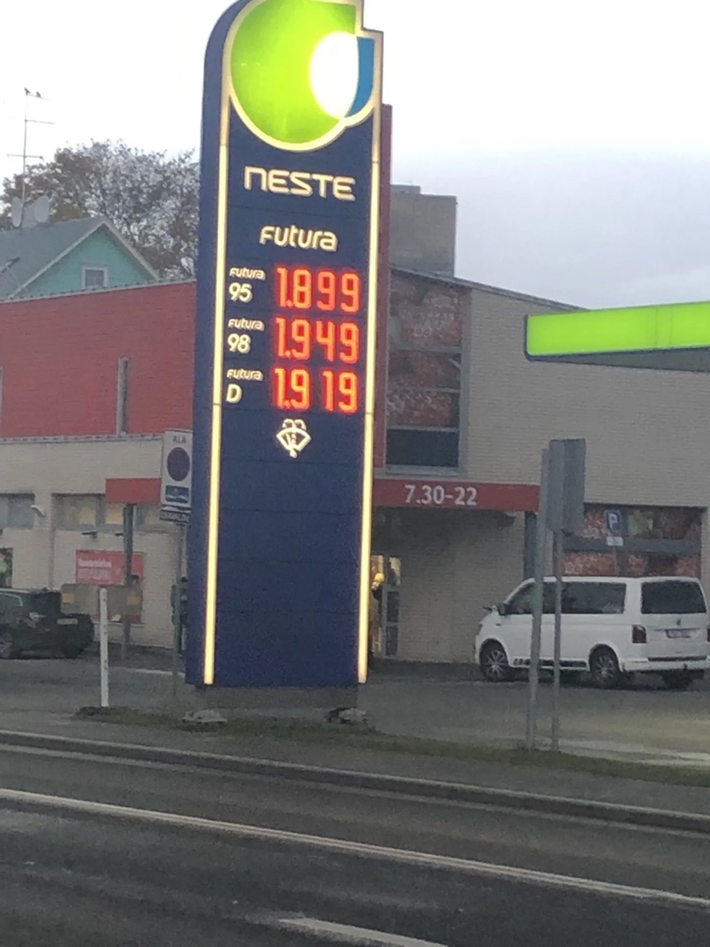 Juhkentali Neste tankla Tallinnas, 11. oktoobril.