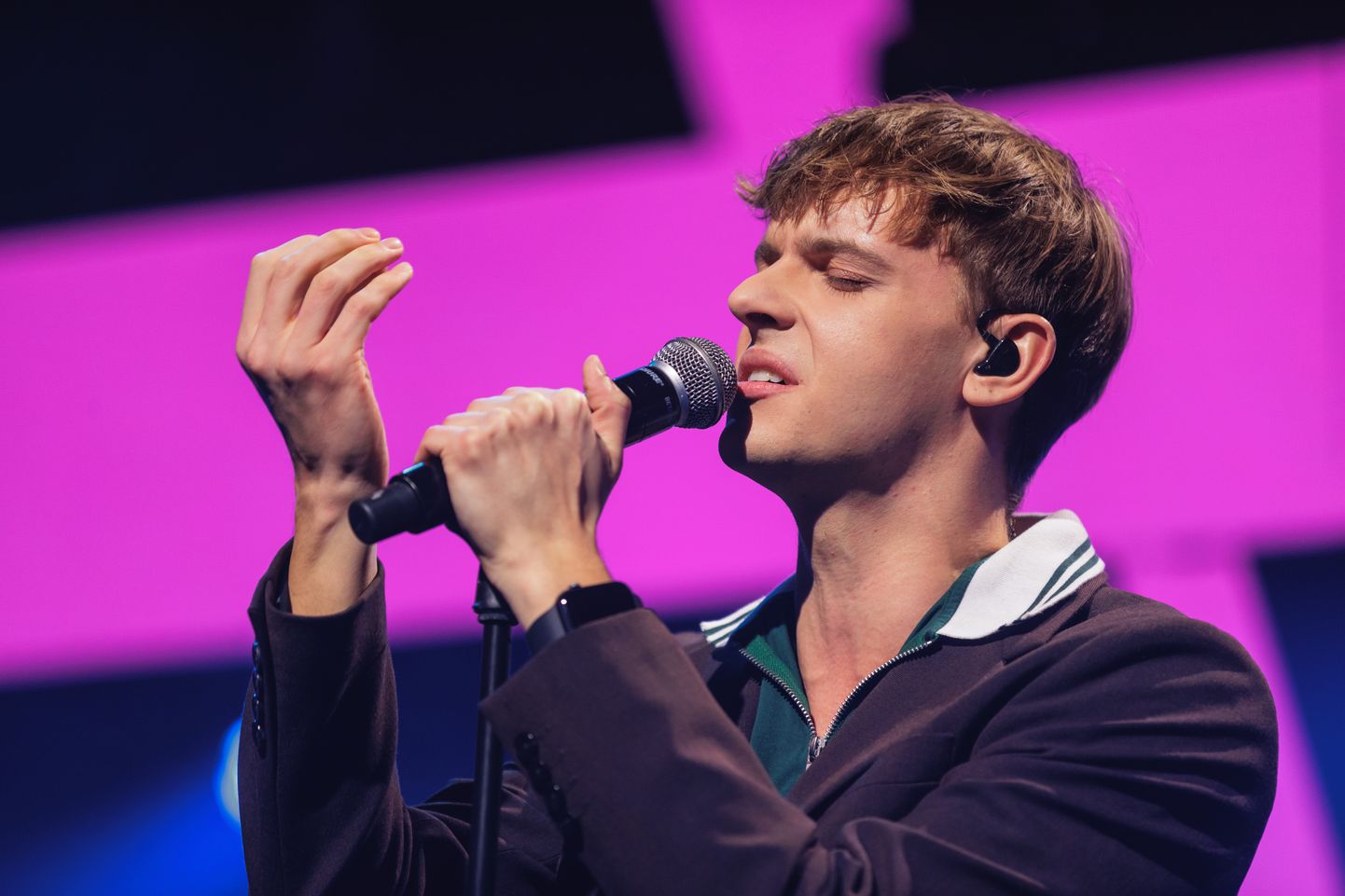 Jüri Pootsmann esitab laule oma uuelt albumilt «Suveööde unetus».