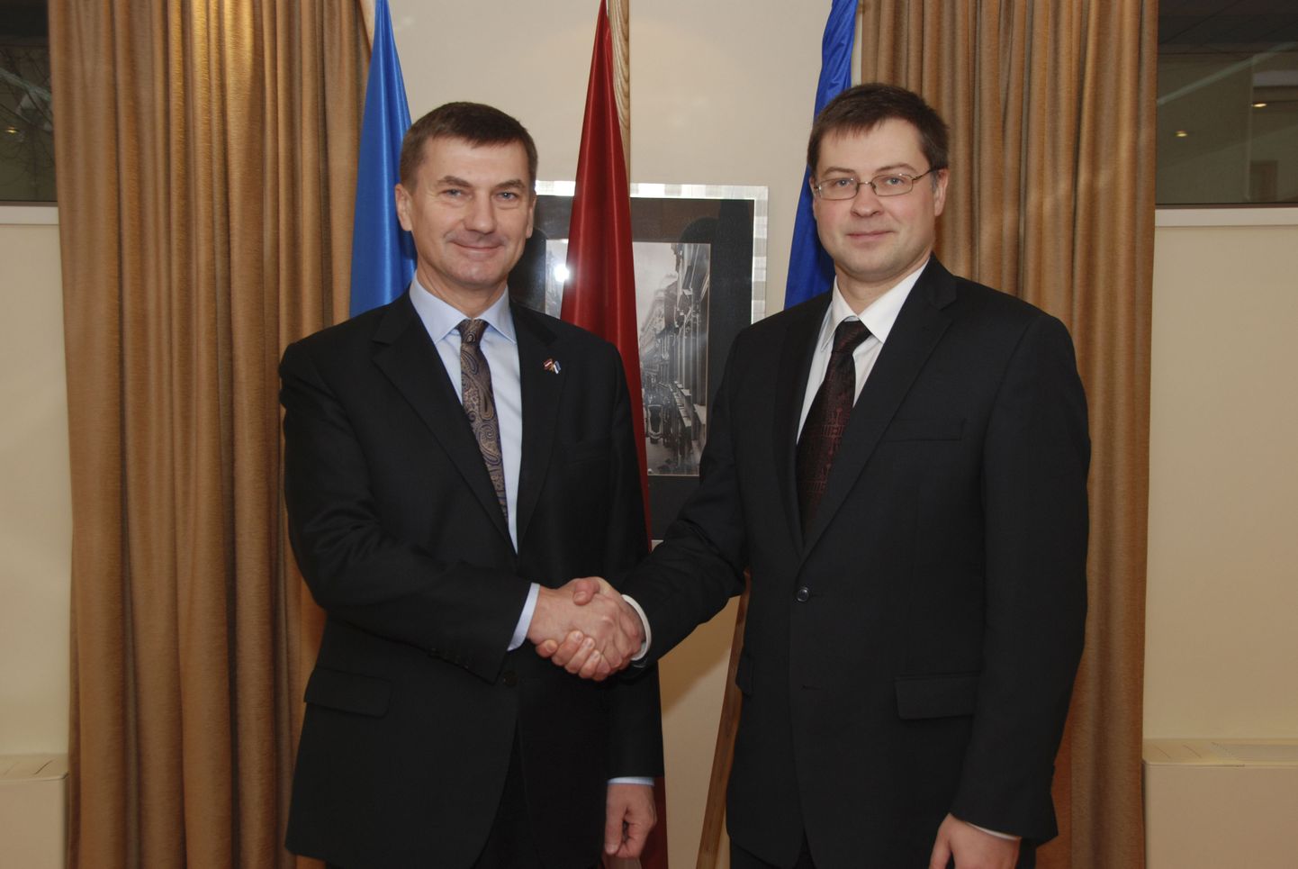 Peaminister Andrus Ansip ja tema Läti kolleeg Valdis Dombrovskis kohtusid 10. detsembril Riias.