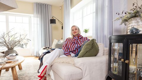 KRISTIINA DEKLAU-LOOG ⟩ Kolm aastat tagasi olin töötu, nüüd on minu maalid enam kui kahesajas kodus