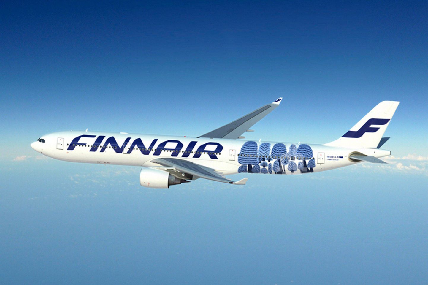 Finnairi Airbus 330 koos Kristiina Isola disainitud «Metsänväki» mustriga.