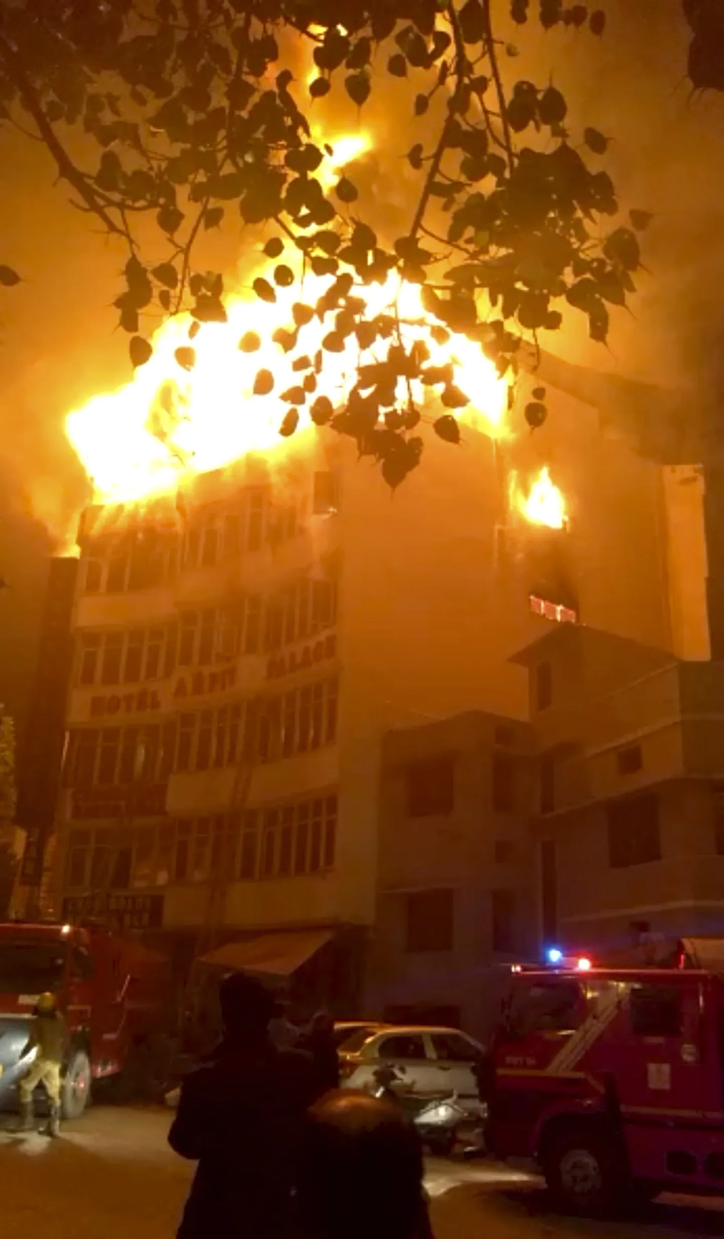 Пожар  в отеле в Нью-Дели.