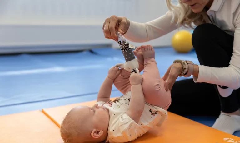 Eest haaramine ja kätega varvaste püüdmine