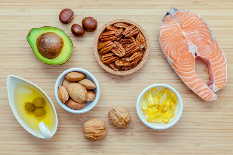 Oomega-3 rasvhappeid sisaldavad taimsed ja loomsed toidud.