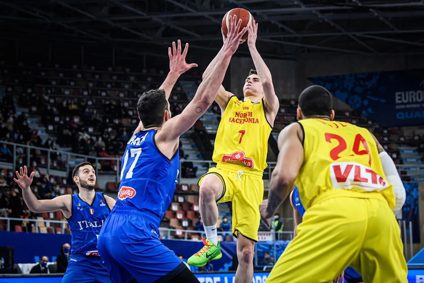 Nenad Dimitrijevic (palliga) vedas Põhja-Makedoonia rünnakuid.