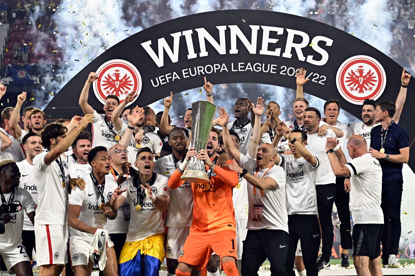 Футболисты "Айнтрахта" - победители Лиги Европы сезона-2021/22