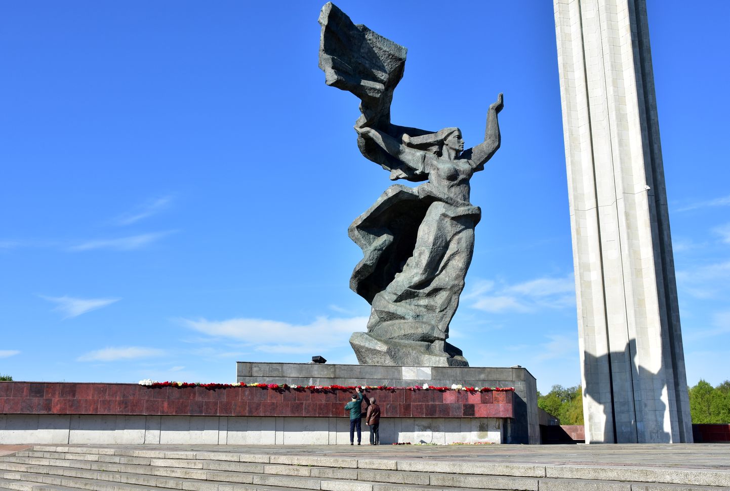 Монумент в Парке Победы