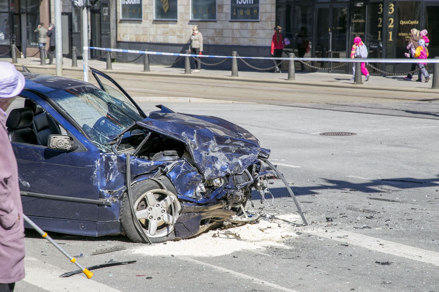 16. mail 2015 juhtus Tallinna kesklinnas Tartu maanteel viimase kümnendi suuremaid avariisid, milles sai viga 13 inimest, neist neli väga raskelt.