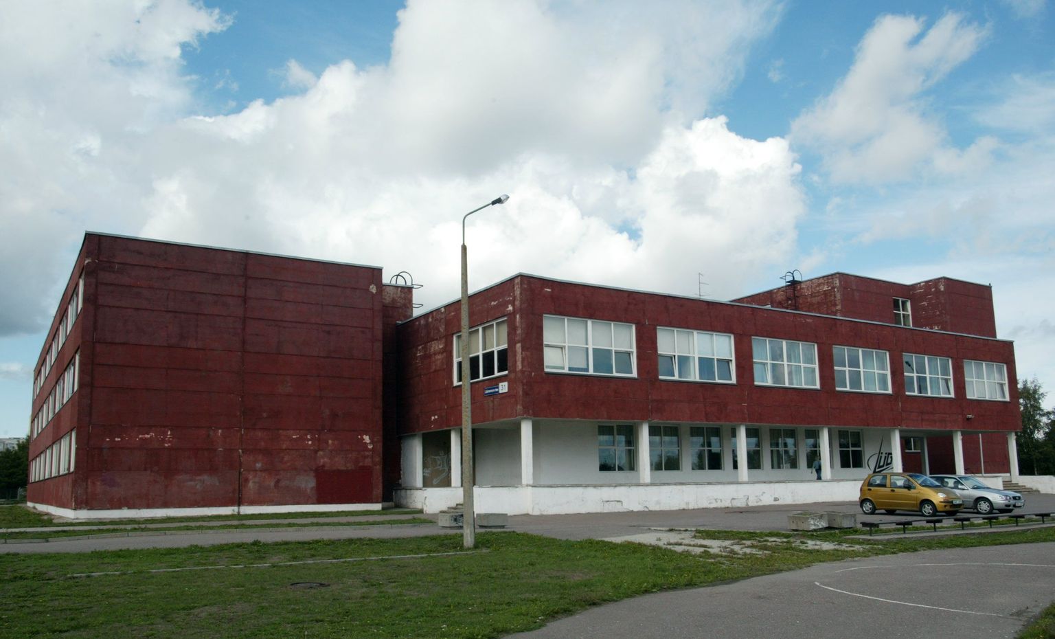 Endine Lasnamäe üldgümnaasium, kaks aastat Merekalda koolina tegutsenud põhikool suletakse