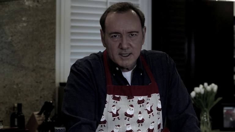 Kevin Spacey oma uues videos Frank Underwoodina