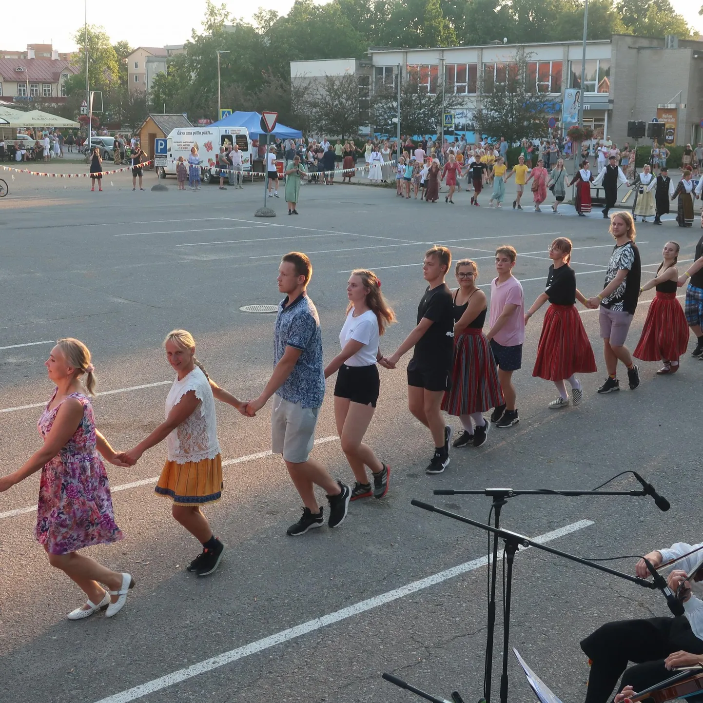 Võru pärimustantsu festival