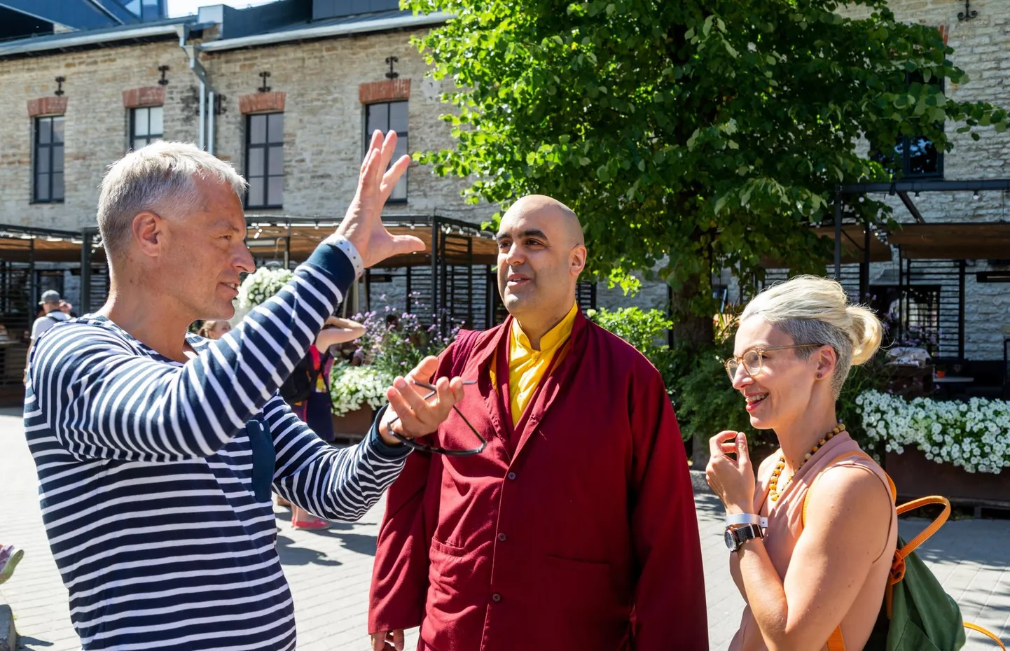 Ajakirjanik Neeme Raud, Tiibeti munk Gelong Thubten ja riigikogulane Yoko Alender.