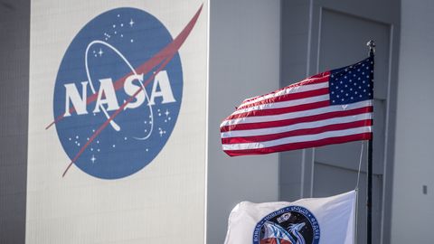 Trumpovi rezi bodo NASA-i stali 20 % zaposlenih, ambicije po Marsu pa ostajajo
