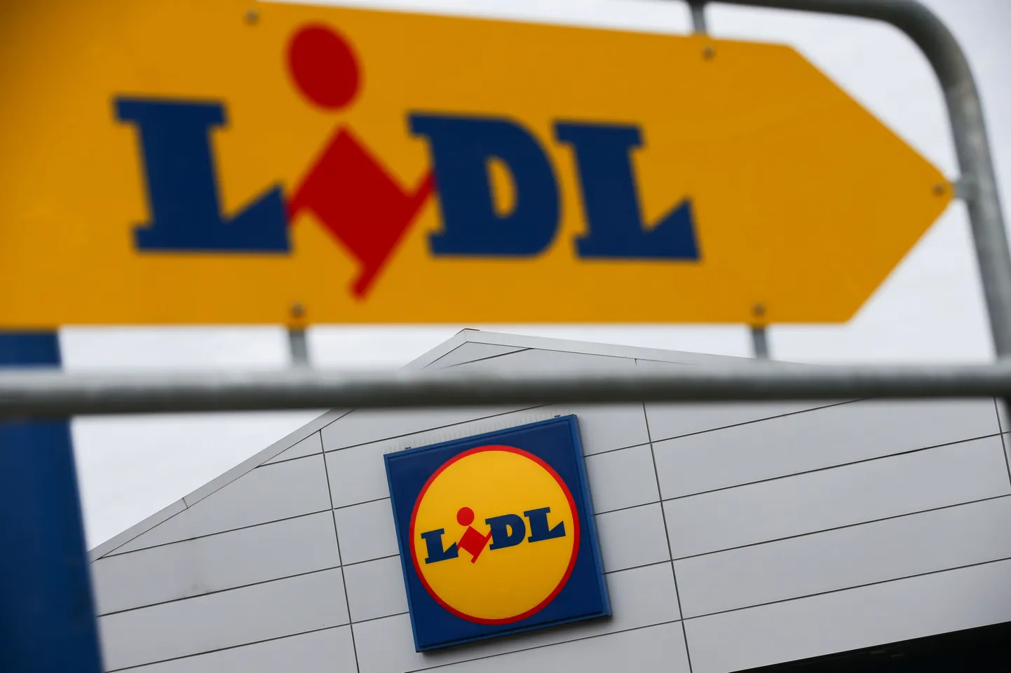 Lidli silt Londonis asuva supermarketi küljes.