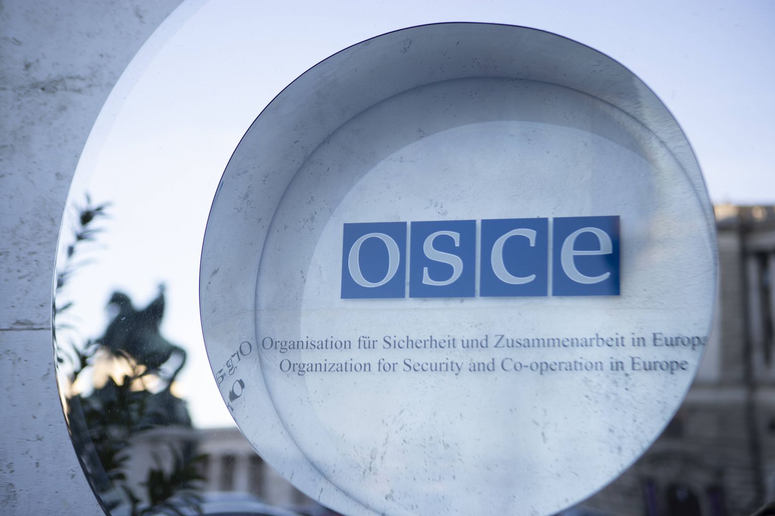 OSCE logo ühenduse peakorteri ees Viinis.