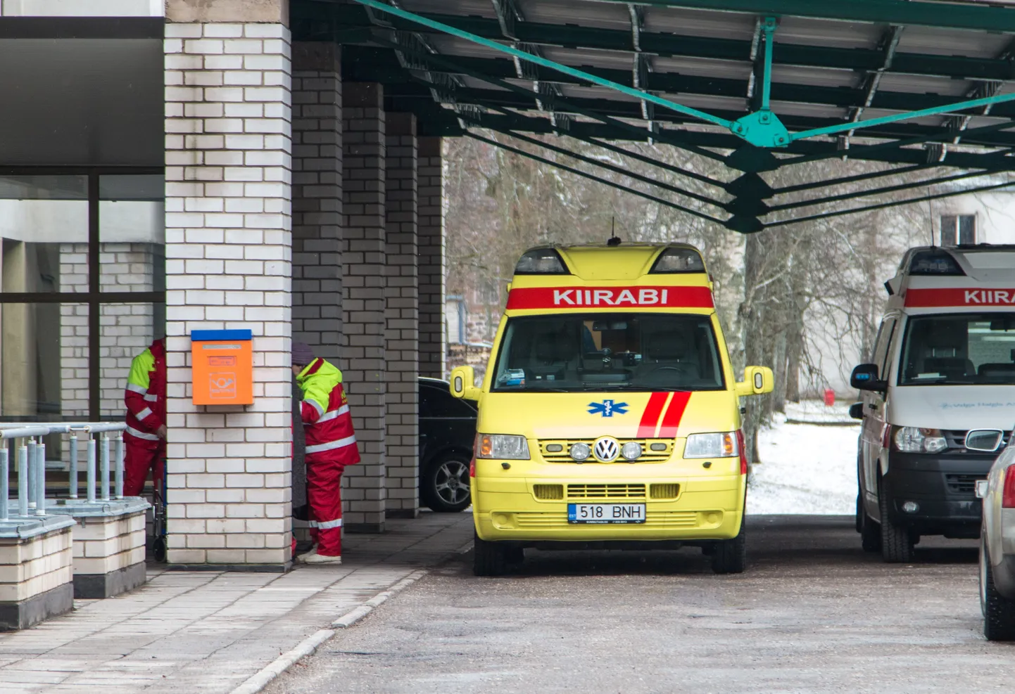 Kiirabi Valga haigla juures. Foto on illustratiivne.
