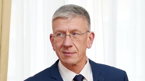 Strīdos par gramatiku pazūd likuma izmaiņas kukuļa lietu izmeklēšanai