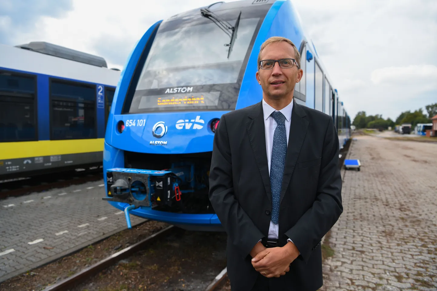 Alstomi tegevjuht Henri Poupart-Lafarge ja vesinikrong.