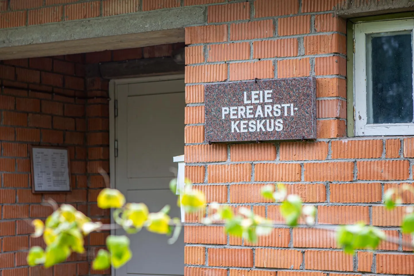 Esialgse plaani kohaselt võtab perearst Leies vastu kolm ja Kolga-Jaanis kaks päeva nädalas, kuid selles võib tulla muudatusi.
