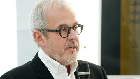 Dogovor med EU in ZDA razdelil mnenja, Trump ga označil za uspeh, kritiki za diktat