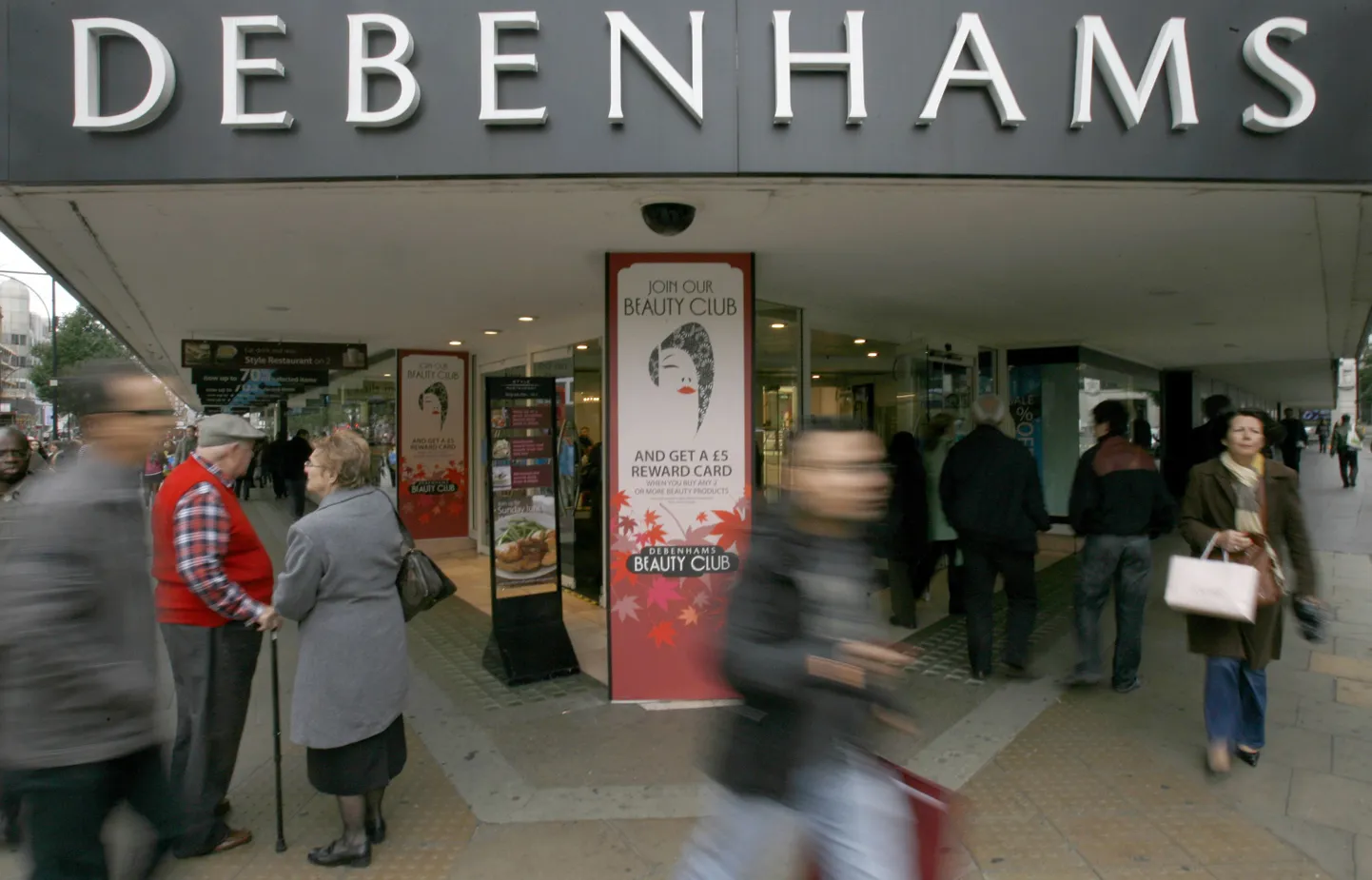 Briti kaubamajadekett Debenhams ulatas kodututele abikäe