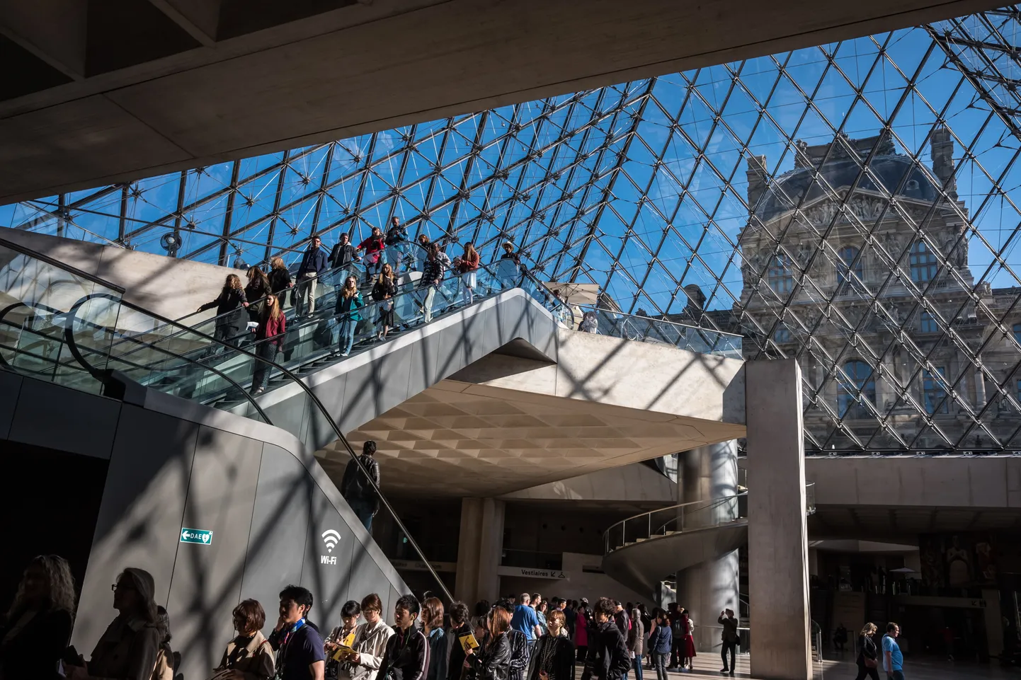 Louvre'i muuseum Pariisis.