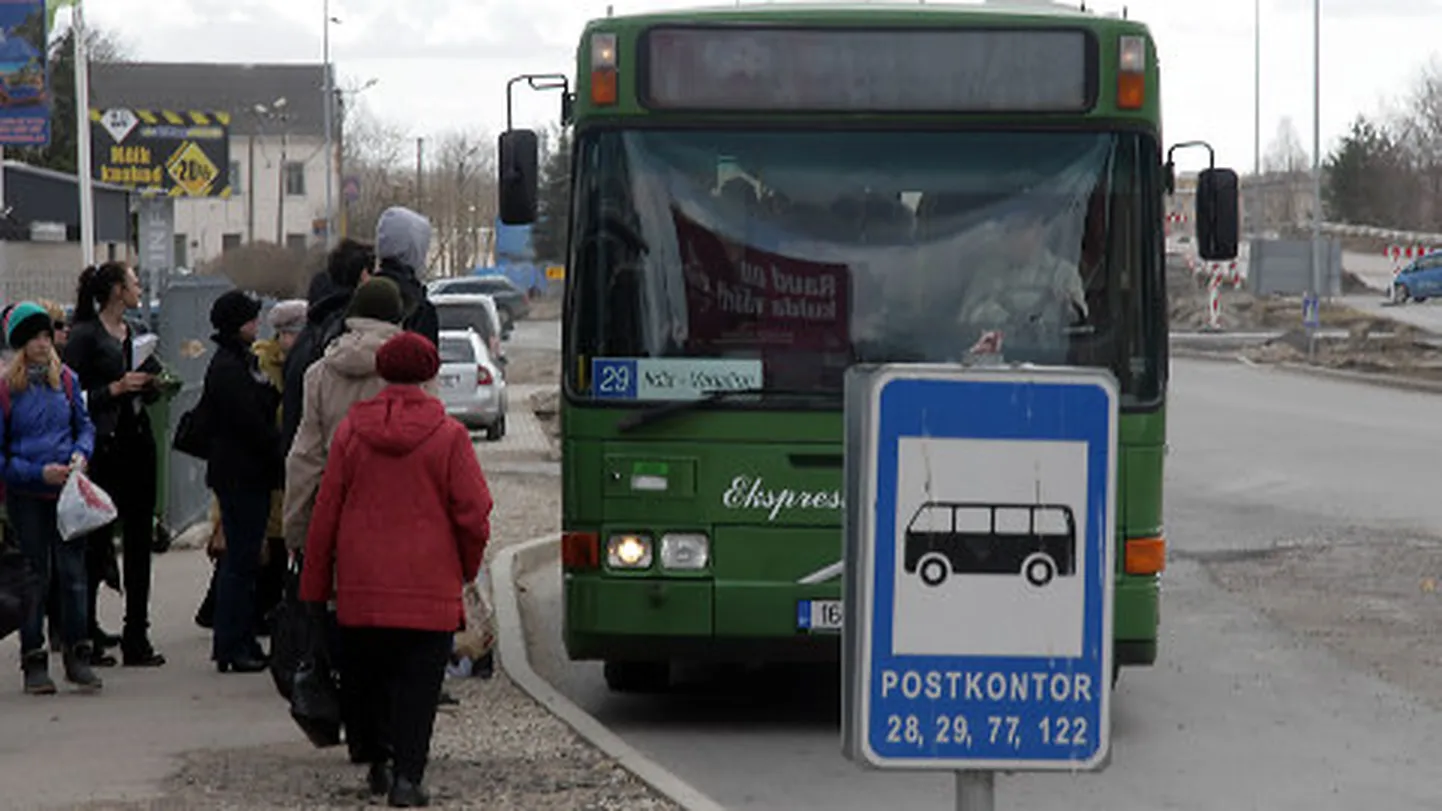Firma Ekspress Auto L kasutas avalikku bussiliini nr 29 tellimusvedudeks ning kehtestas sõitjatele lisasoodustusi Kohtla-Järve linnaga kooskõlastamata.