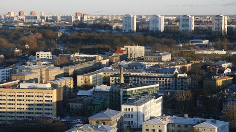 Tallinna kinnisvaraturg on jahtumas, linnast väljas lähevad asjad aga kuumaks