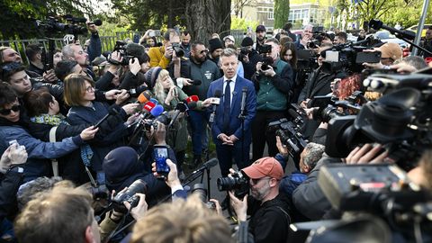 FOTO ⟩ Ungārijas parlamenta vēlēšanu pirmajās stundās – nepieredzēti liela vēlētāju aktivitāte