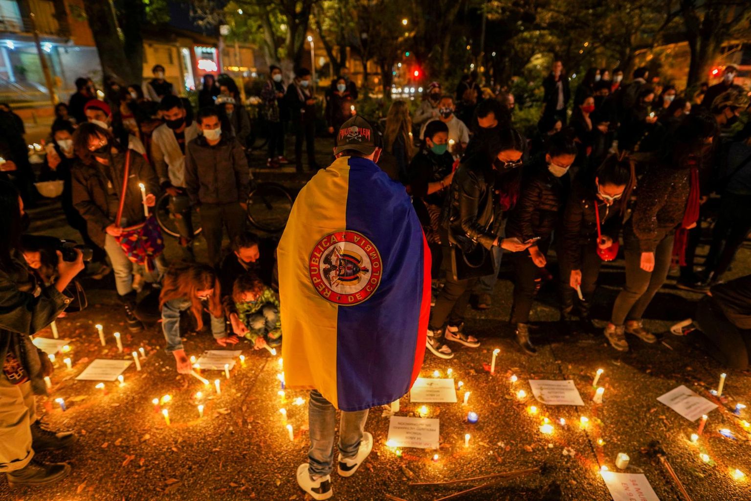 Meeleavaldajad pealinnas Bogotás nõudmas valitsuselt samme võitluses vaesusega ja mälestamas politseivägivallas hukkunud protestijaid. 