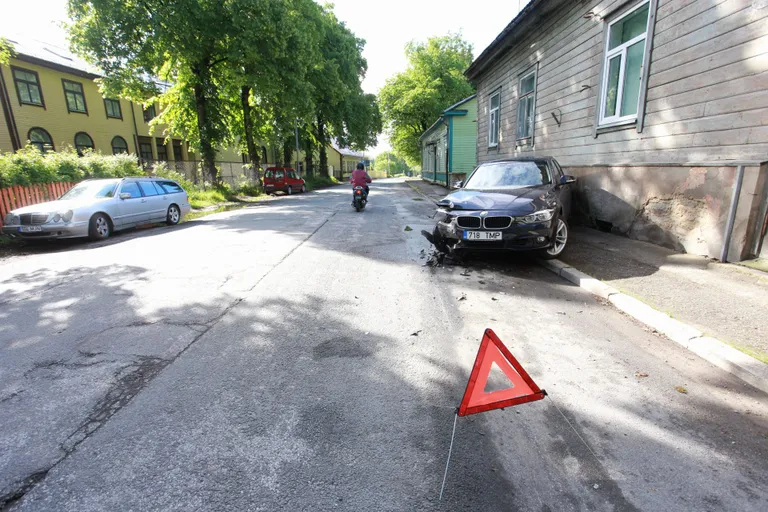 BMW nina on korralikult segi sõidetud. / Marianne Loorents