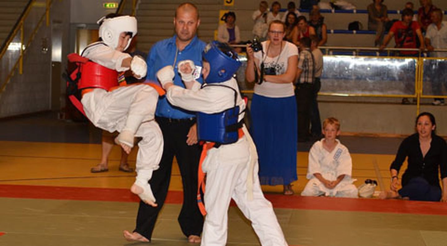 Kes on tugevam? Selle selgitavad omavahel välja noored karatekad Daniil Gorbunov ja Artur Mees.