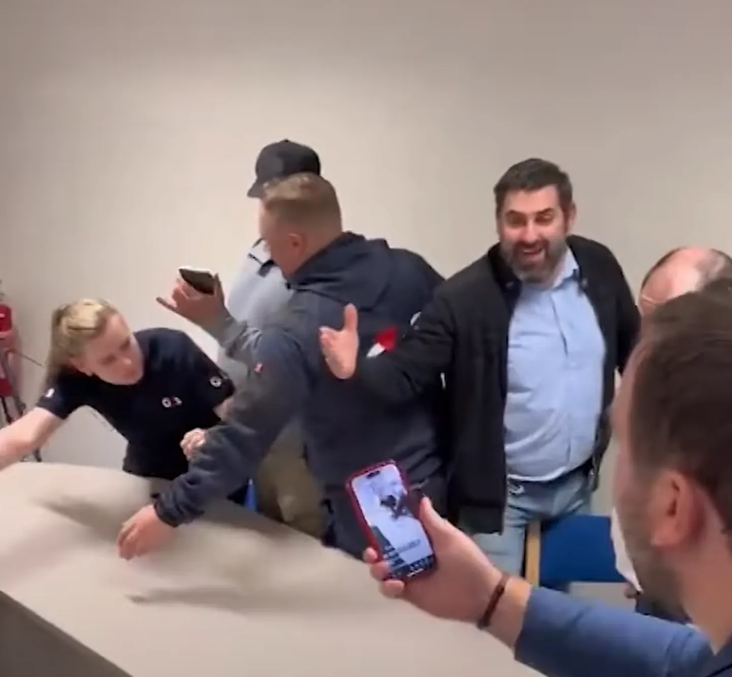 Скандал на общественных консультациях в Ропажском крае
