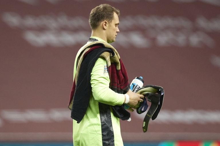 Saksamaa koondise väravavahil Manuel Neueril tuli pall teisipäeval kuuel korral väravavõrgust välja tassida.